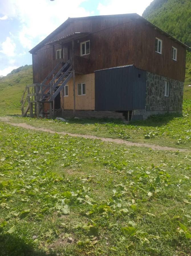 Vila Latphari In Uschguli Exterior foto