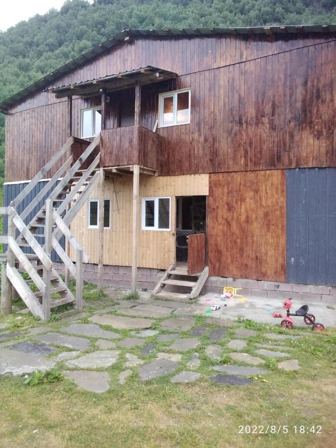 Vila Latphari In Uschguli Exterior foto